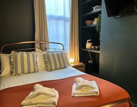 Basic Tek Büyük Yataklı Oda, Banyolu/Duşlu