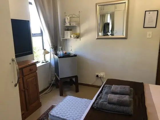 Basic Tek Büyük Yataklı Oda
