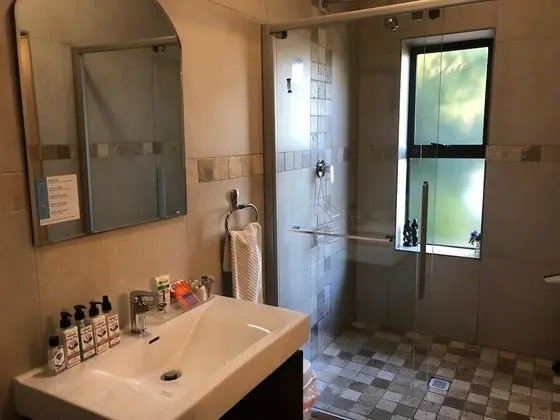 Basic Tek Büyük Yataklı Oda