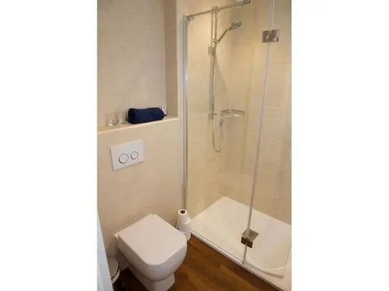 Deluxe Tek Büyük veya İki Ayrı Yataklı Oda, Banyolu/Duşlu