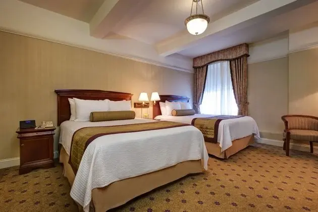1 Çift ​​kişilik Yatak Two Double Beds