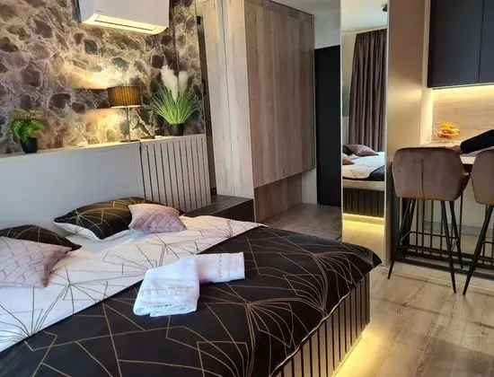 Stüdyo (Studio Apartment with Terrace)