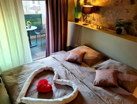 Stüdyo (Studio Apartment with Terrace)