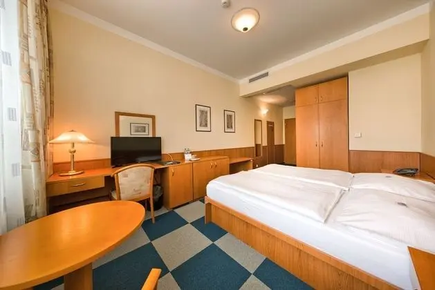 Standard Tek Büyük veya İki Ayrı Yataklı Oda