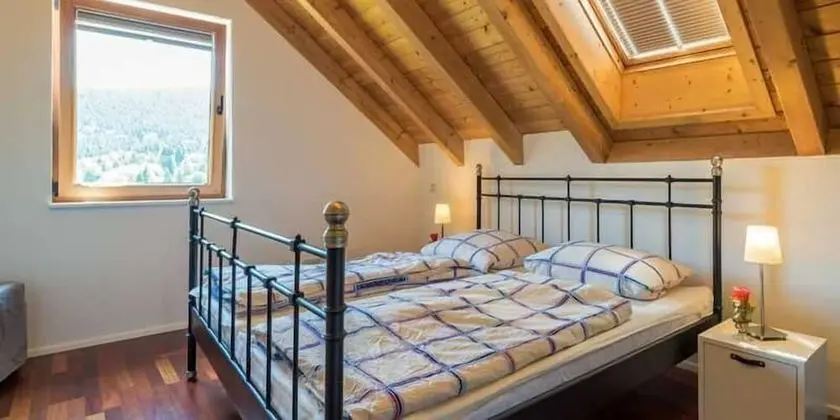 Ev (incl. cleaning fee & laundry package)