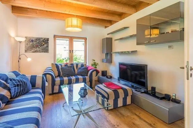 Ev (incl. cleaning fee & laundry package)