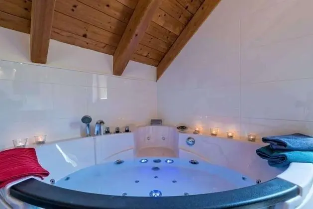 Ev (incl. cleaning fee & laundry package)