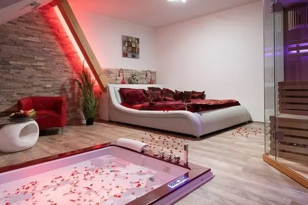 Honeymoon Tek Büyük Yataklı Oda, Sıcak Su Havuzu (sauna)