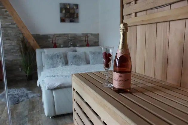 Honeymoon Tek Büyük Yataklı Oda, Sıcak Su Havuzu (sauna)