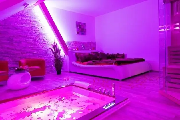 Honeymoon Tek Büyük Yataklı Oda, Sıcak Su Havuzu (sauna)