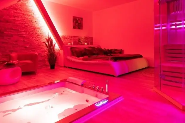 Honeymoon Tek Büyük Yataklı Oda, Sıcak Su Havuzu (sauna)