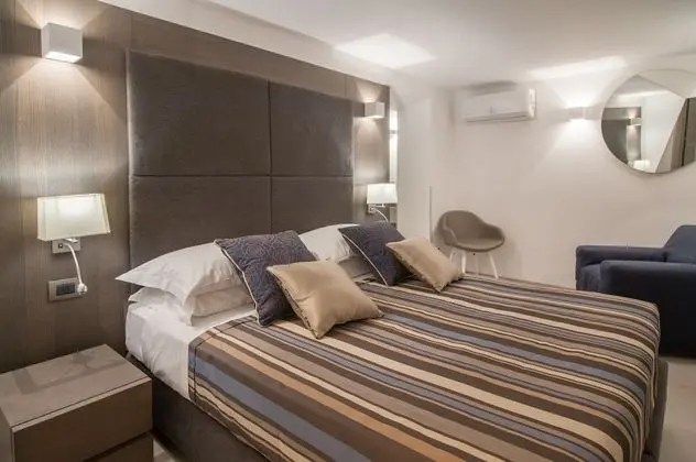 Tek Büyük veya İki Ayrı Yataklı Oda (3)