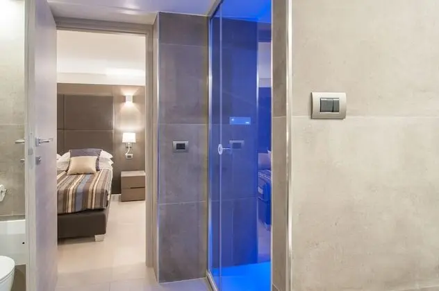 Tek Büyük veya İki Ayrı Yataklı Oda (3)