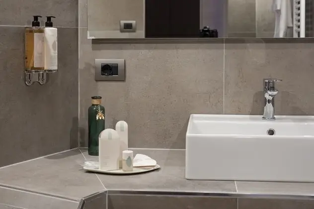 Tek Büyük veya İki Ayrı Yataklı Oda (3)