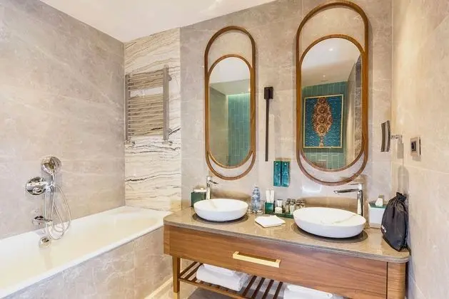 Luxury Tek Büyük Yataklı Oda