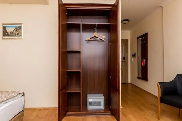 Standard Tek Büyük veya İki Ayrı Yataklı Oda