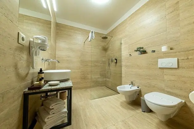 Superior Tek Büyük veya İki Ayrı Yataklı Oda