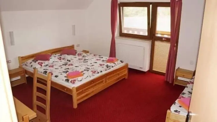 Üç Kişilik Oda