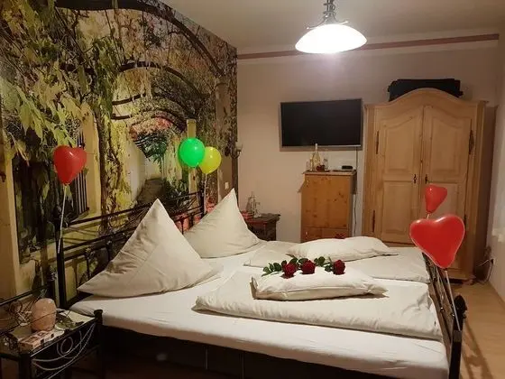 Classic Tek Büyük Yataklı Oda