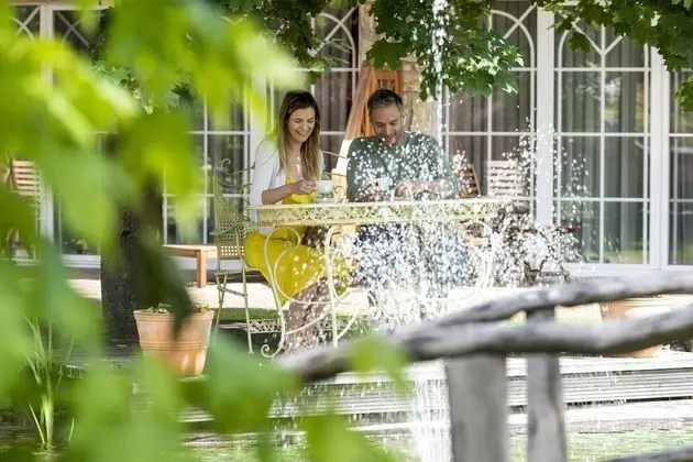 Deluxe Tek Büyük Yataklı Oda, 1 En Büyük (King) Boy Yatak, Göl Manzaralı, Bahçeli