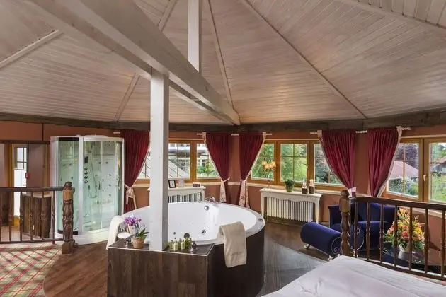 Superior Süit, 1 En Büyük (King) Boy Yatak, Sıcak Su Küveti, Göl Manzaralı