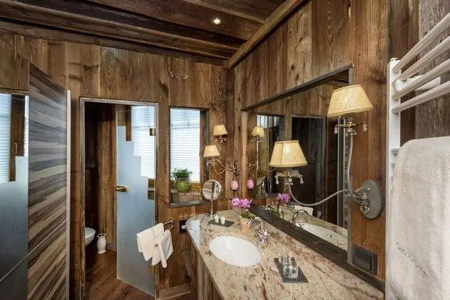 Superior Süit, 1 En Büyük (King) Boy Yatak, Sıcak Su Küveti, Göl Manzaralı