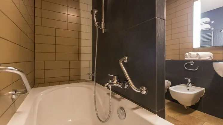 Standard Double or Twin Room ( Pool View )