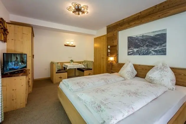 Tek Büyük Yataklı Oda, Balkon