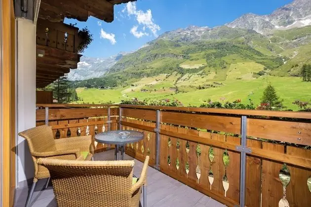Tek Büyük Yataklı Oda, Balkon