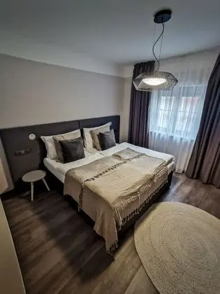 City Tek Büyük Yataklı Oda