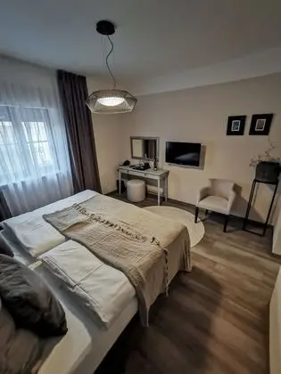 City Tek Büyük Yataklı Oda