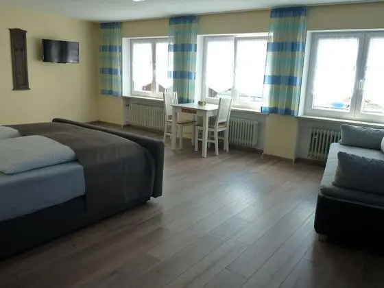 Classic Tek Büyük Yataklı Oda