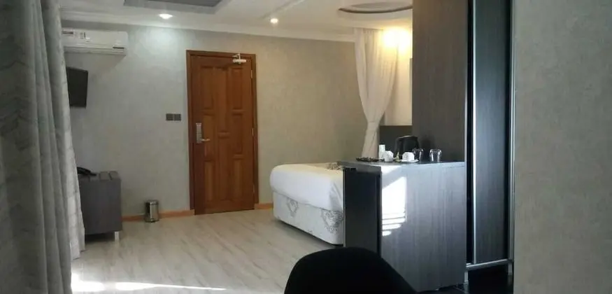 Deluxe Tek Büyük Yataklı Oda