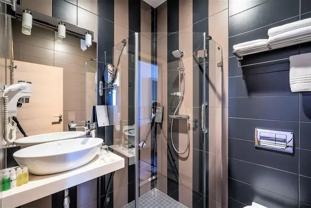 Standard Tek Büyük veya İki Ayrı Yataklı Oda