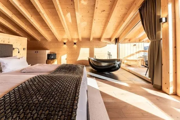 Deluxe Tek Büyük Yataklı Oda