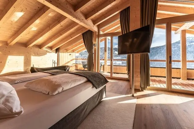 Deluxe Tek Büyük Yataklı Oda