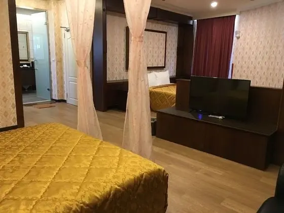Deluxe Dört Kişilik Oda