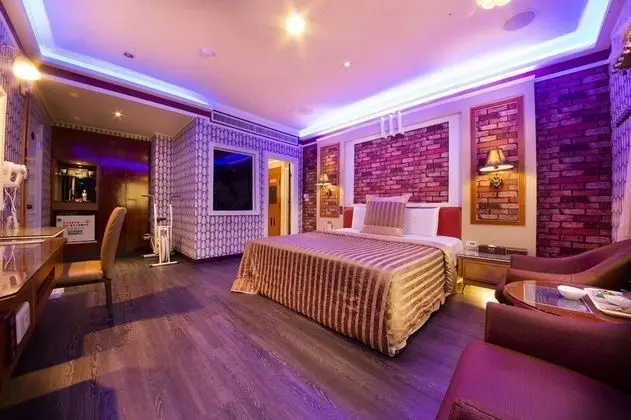 Comfort Tek Büyük Yataklı Oda
