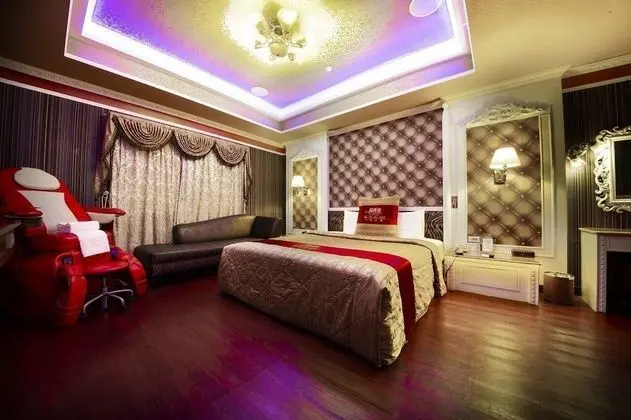 Deluxe Tek Büyük Yataklı Oda