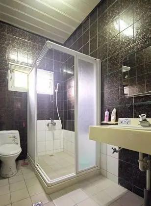 Comfort Dört Kişilik Oda, Ortak Banyo
