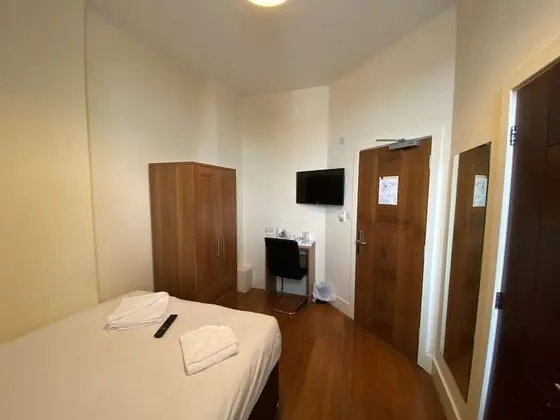 Tek Büyük Yataklı Oda