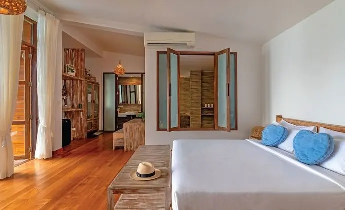 Pool Access Villa