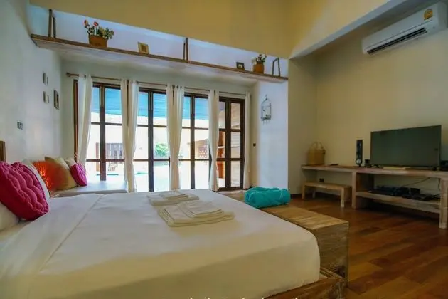 Pool Access Villa
