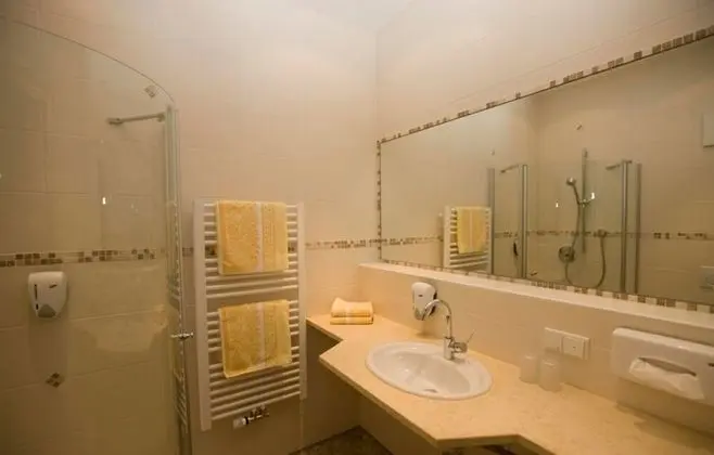 Tek Büyük Yataklı Oda, 1 Büyük (Queen) Boy Yatak, Sigara İçilmez, Golf Manzaralı