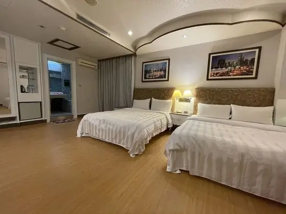 Deluxe Dört Kişilik Oda
