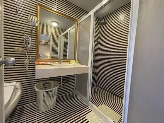 Deluxe Dört Kişilik Oda