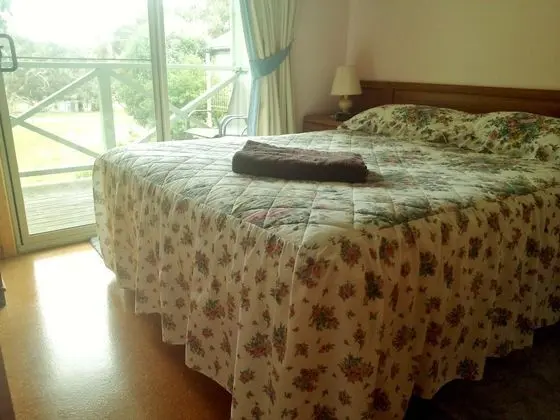 Grevillea cottage