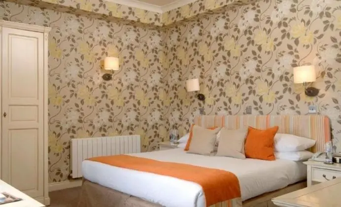 Darfield House Twin/Double Room