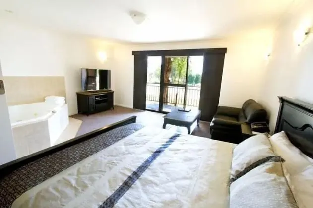 Standard Oda, Sigara İçilmez, Balkon (River View King Spa Suite)