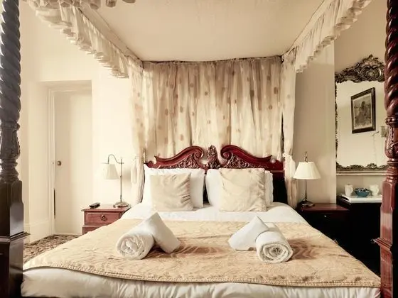 Superior Tek Büyük Yataklı Oda, 1 Çift Kişilik Yatak (Four Poster Bed)